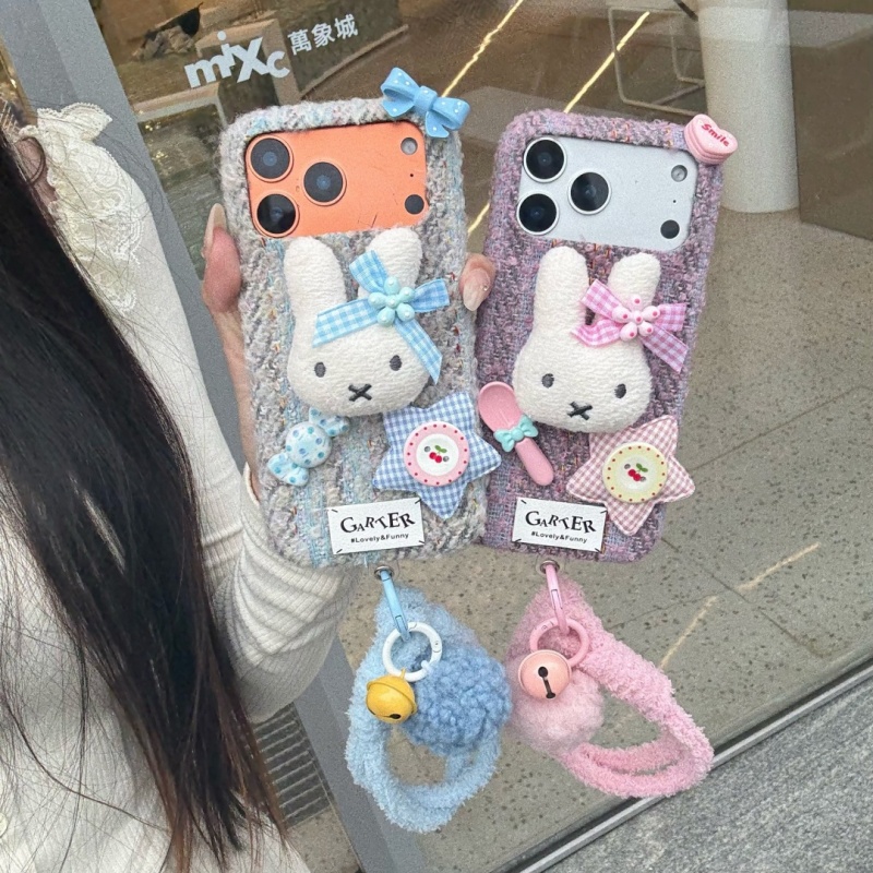 Cute Cartoon Wrist Strap Silicone Case - ﻿ Modevolle schattige cartoon pluche Miffy